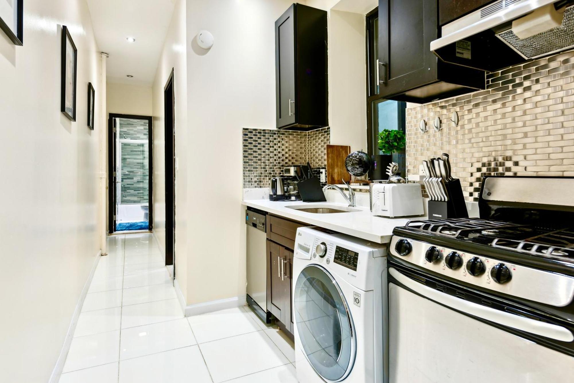 Central & Cozy 2 Bd Apt In Manhattan Ню Йорк Екстериор снимка